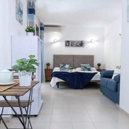 Estudio A 100 Metros De La Playa Салоу Екстериор снимка