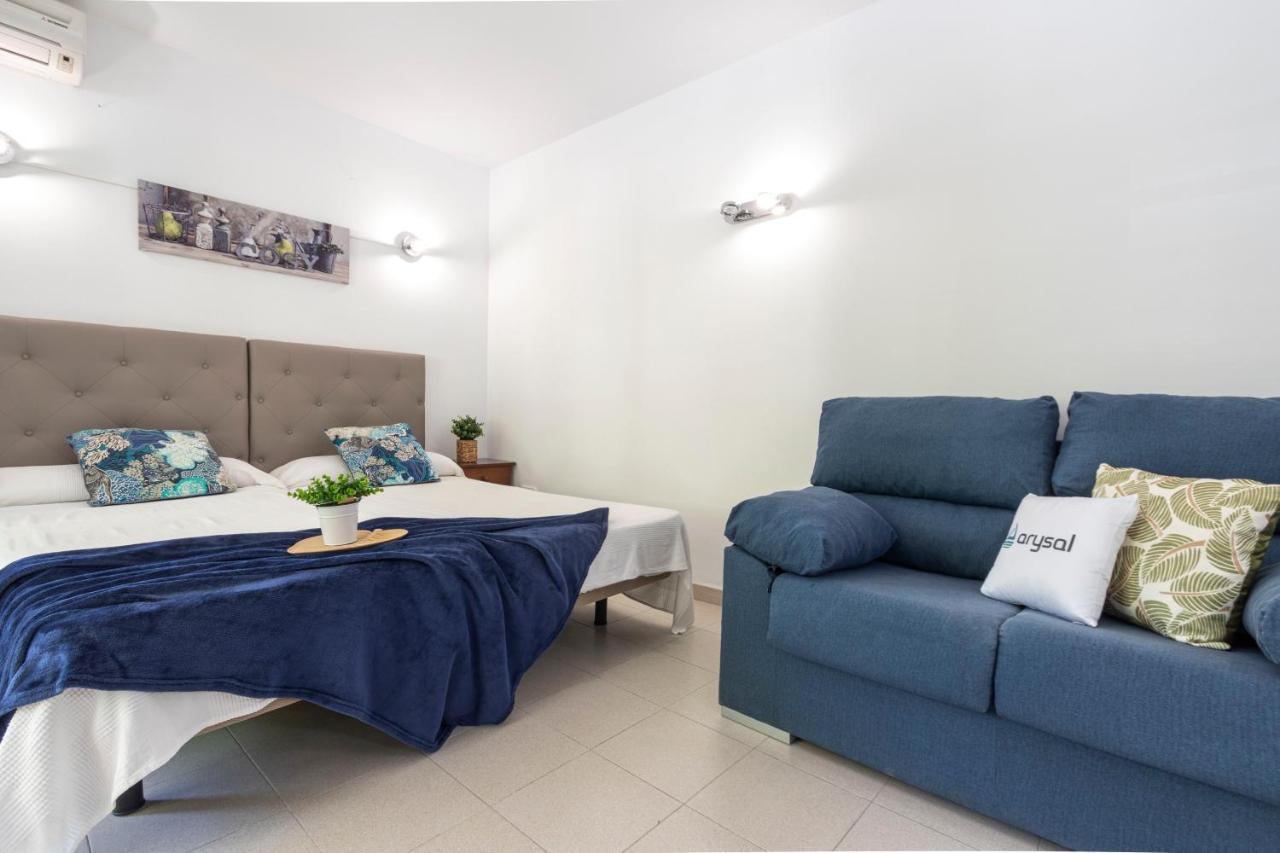 Estudio A 100 Metros De La Playa Салоу Екстериор снимка