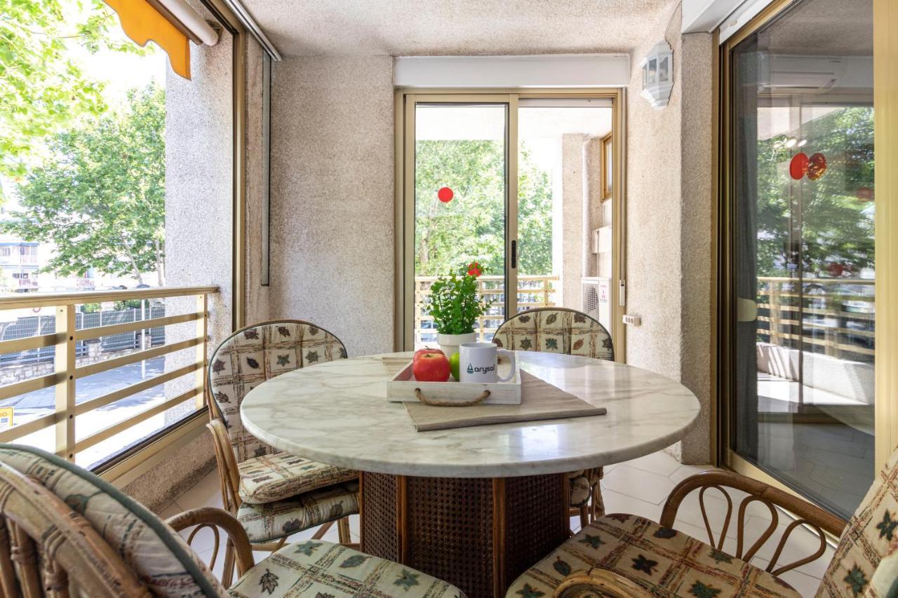 Estudio A 100 Metros De La Playa Салоу Екстериор снимка