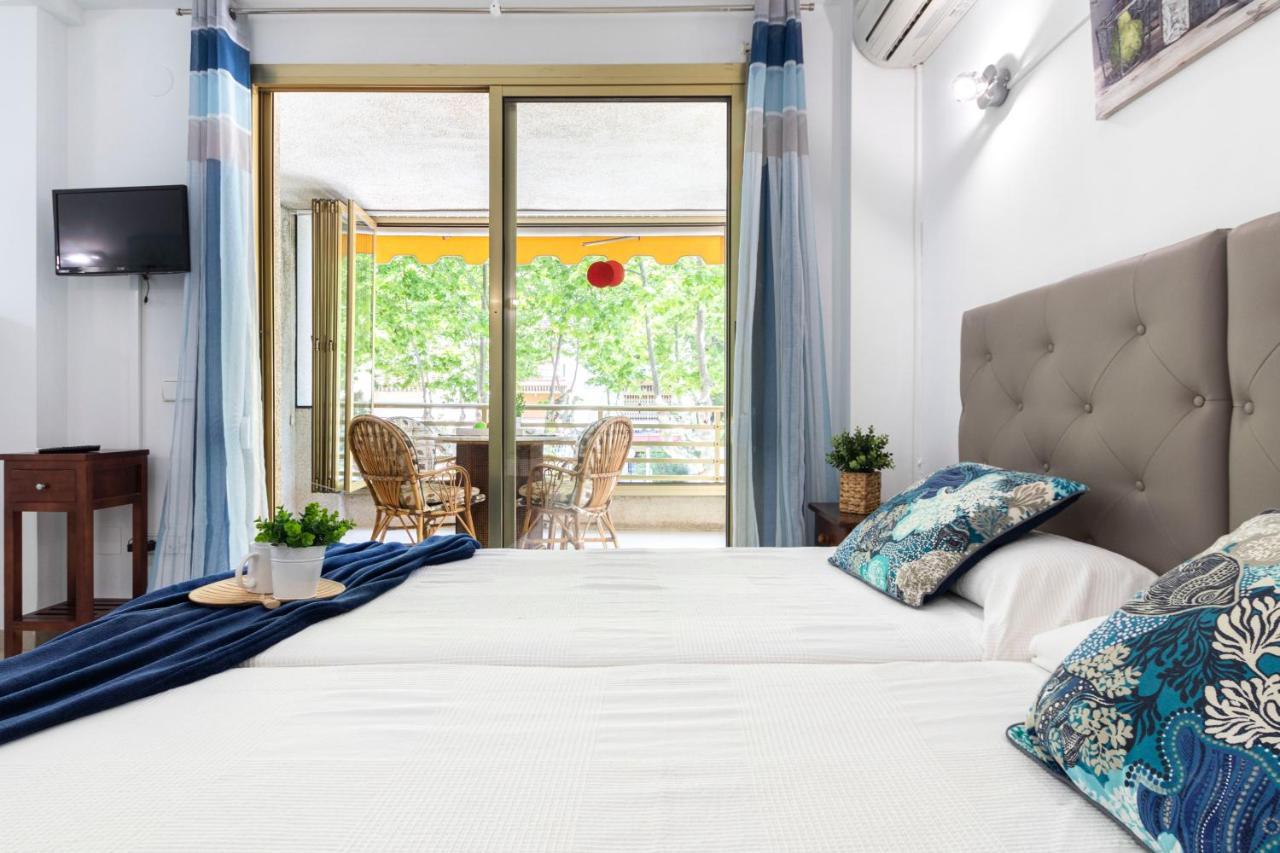 Estudio A 100 Metros De La Playa Салоу Екстериор снимка